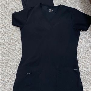 Jockey scrub top